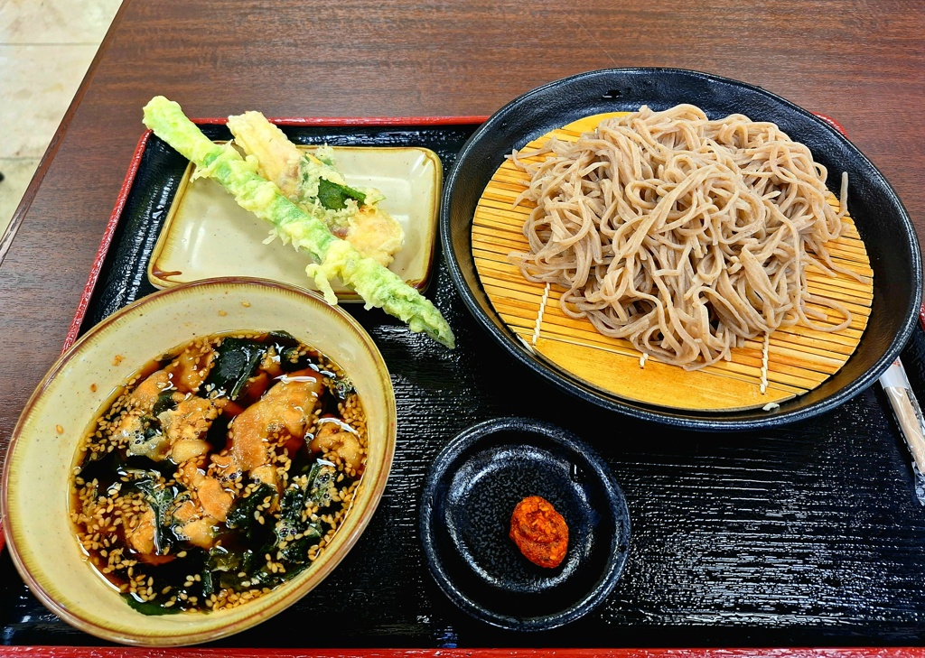 肉つけ蕎麦　アスパラ天ぷら