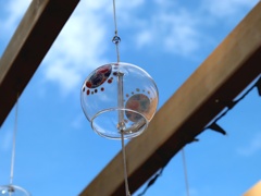 夏空に風鈴