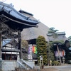 鐘楼堂と本堂
