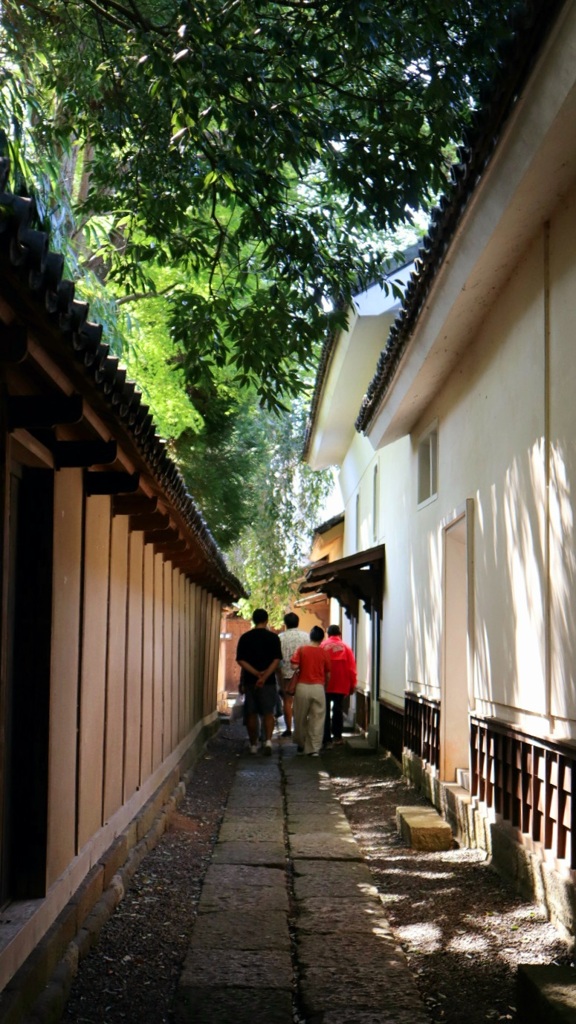 土蔵の小道