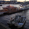 夕暮れの港