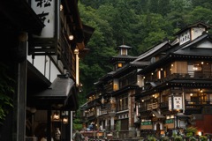 夏の銀山温泉にて