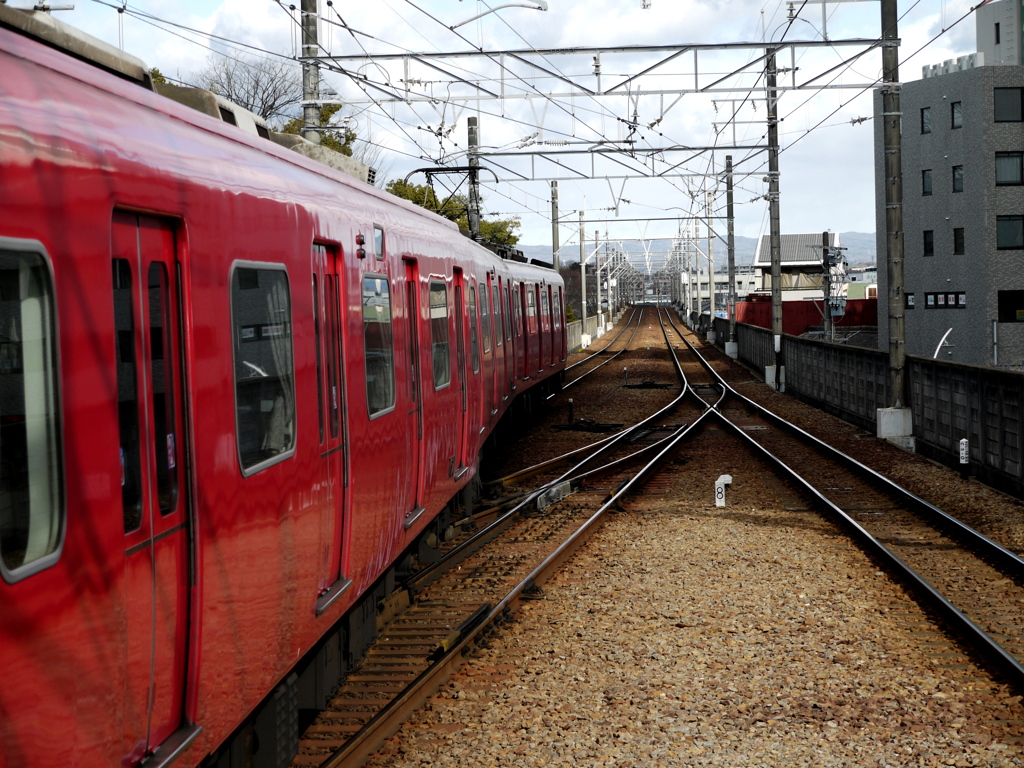 赤い電車は。