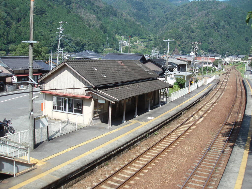 高山線焼石駅（旧）。