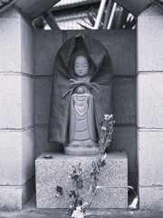 集落を見守る