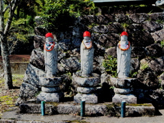 赤いお帽子の地蔵様
