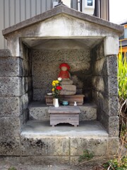 見守る