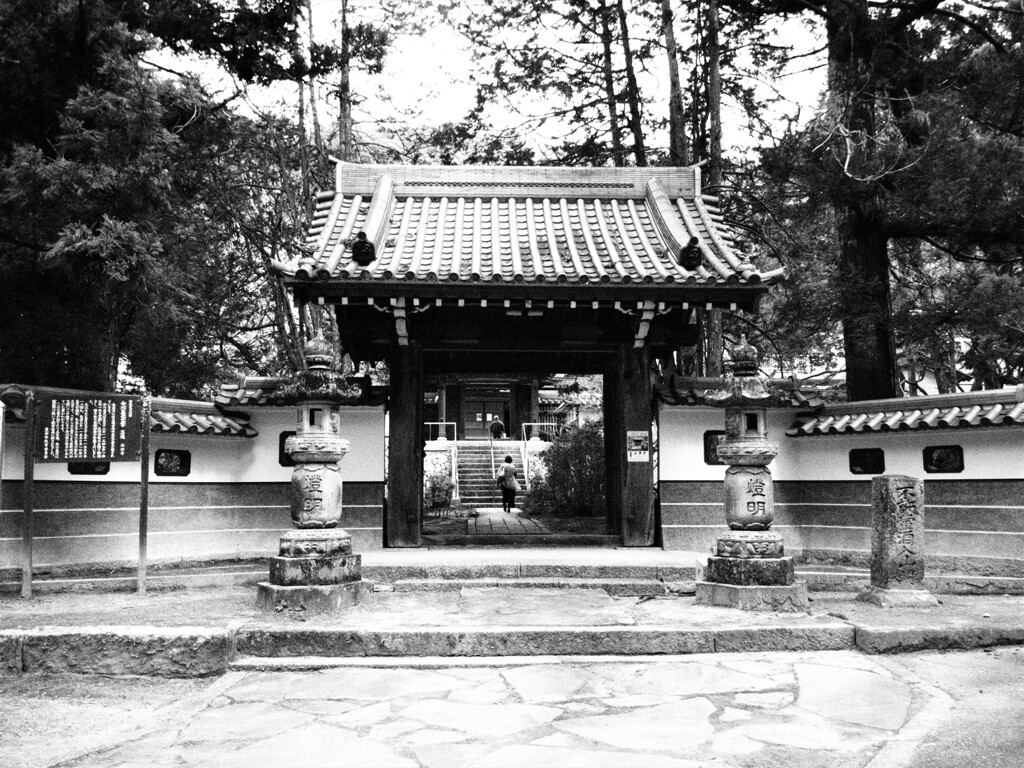 山門。