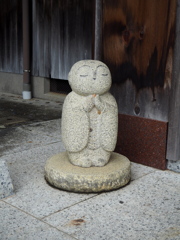 お寺さんにて