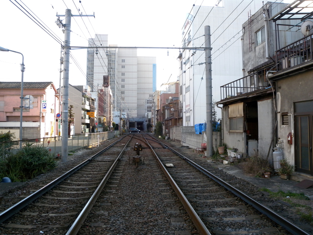 瓦町駅を望む。