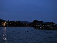 段々と夜のとばりに包まれてきました。