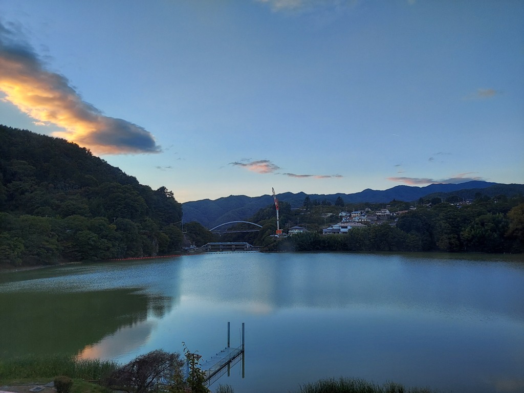 高遠湖から見る夕景