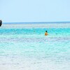 石垣島　川平湾　もう海水浴している人がいた。
