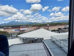 韮崎駅通過～(((・・;)　(^_^)/~~