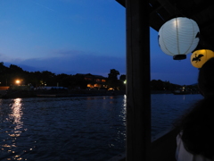 夜のとばりが降りはじめました。
