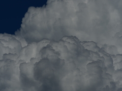まだまだ夏雲