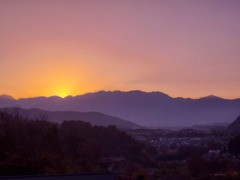 高遠から見る日の入り