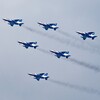 川崎市で市制100年記念　ブルーインパルス飛来