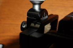 カメラ底に取り付けた照準器ジグ　④　