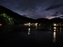 嵐山　渡月橋から撮る水面の光　Ⅱ