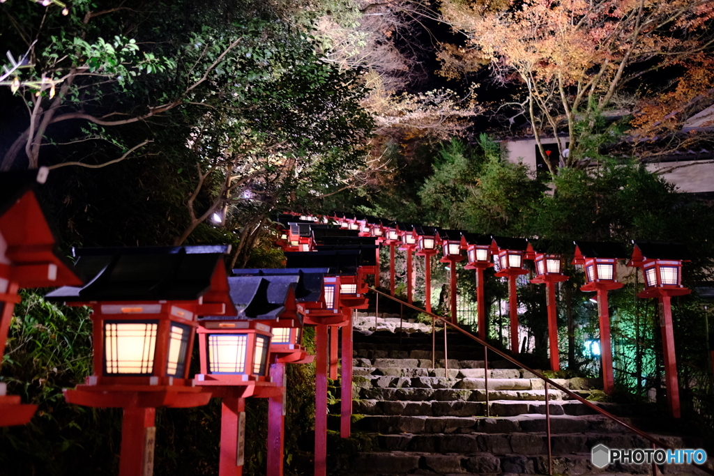 貴船神社　日没後の参道