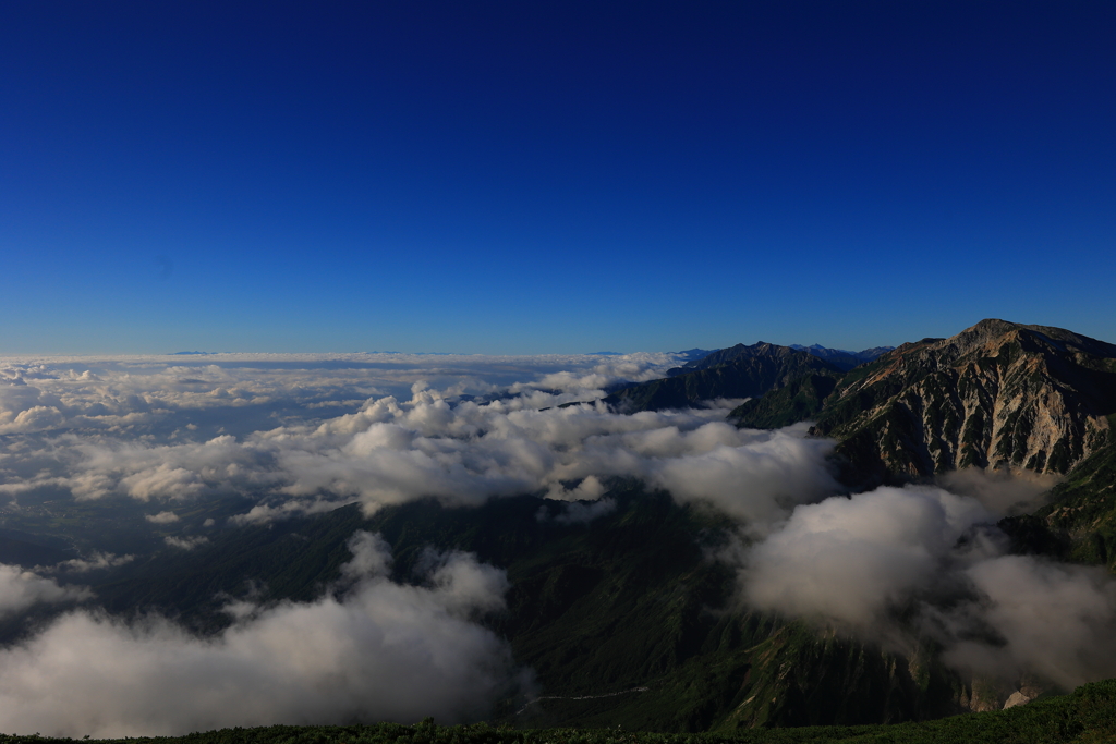 雲海と白馬岳