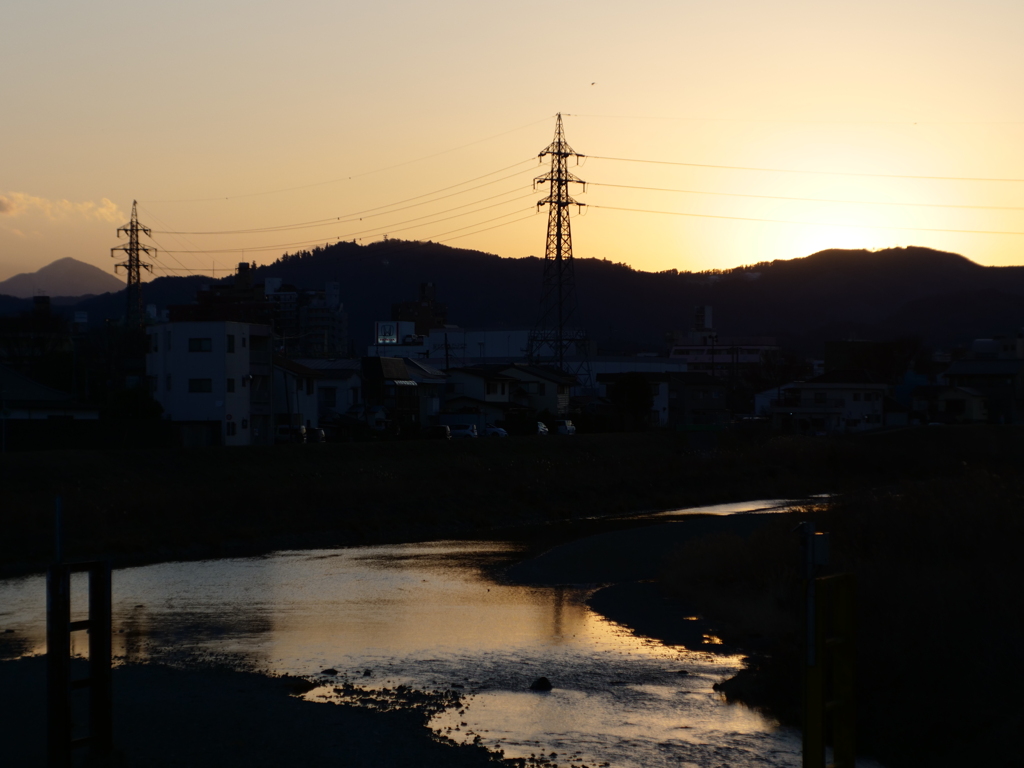 黄金空と川