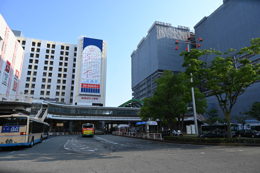 先日の塚口駅前