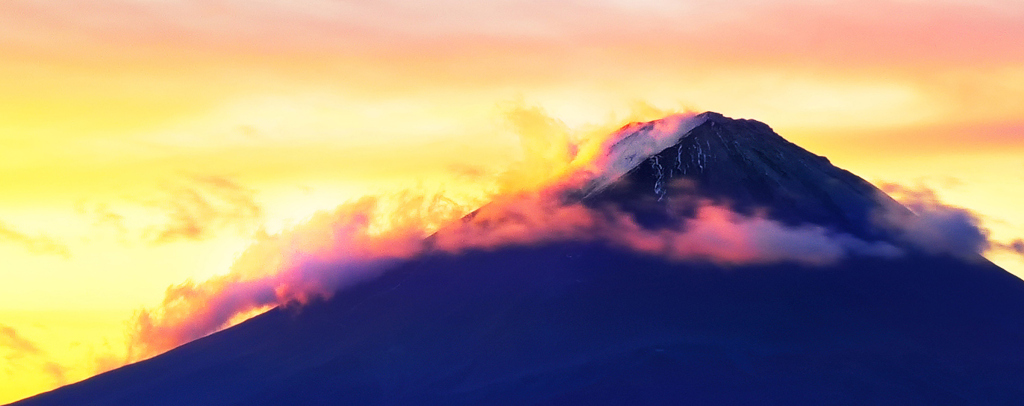 流星群の夜明け富士　トリミング2