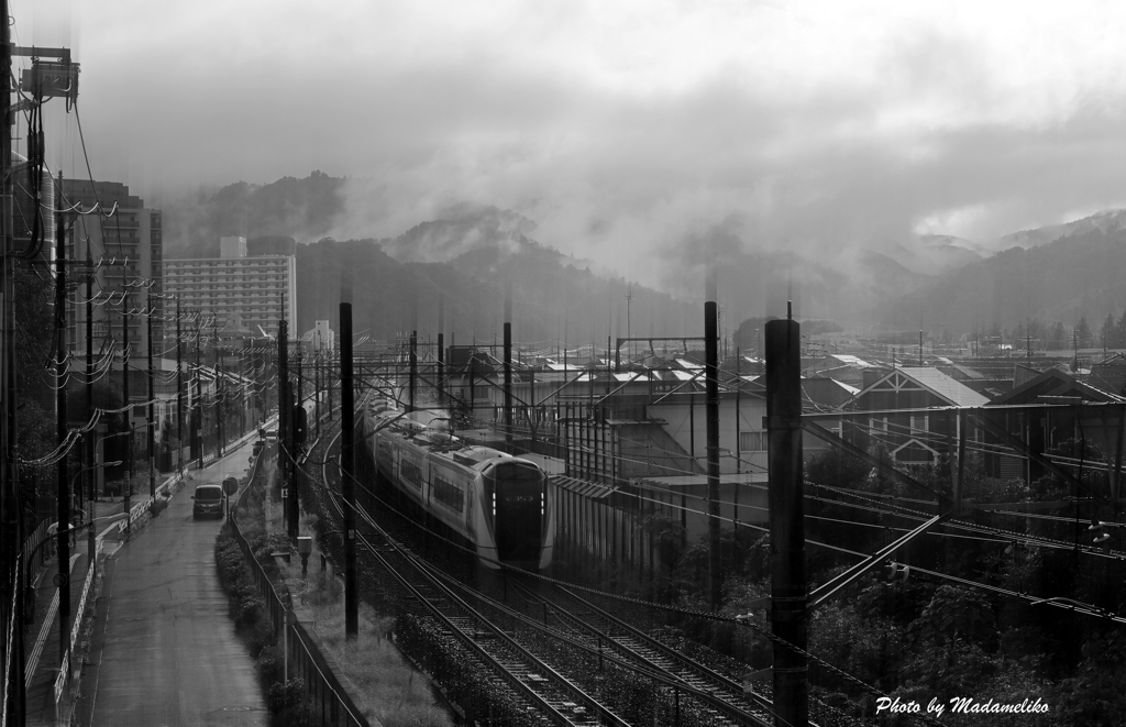 無彩 雨上り