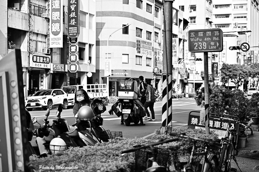 無彩 バス通り