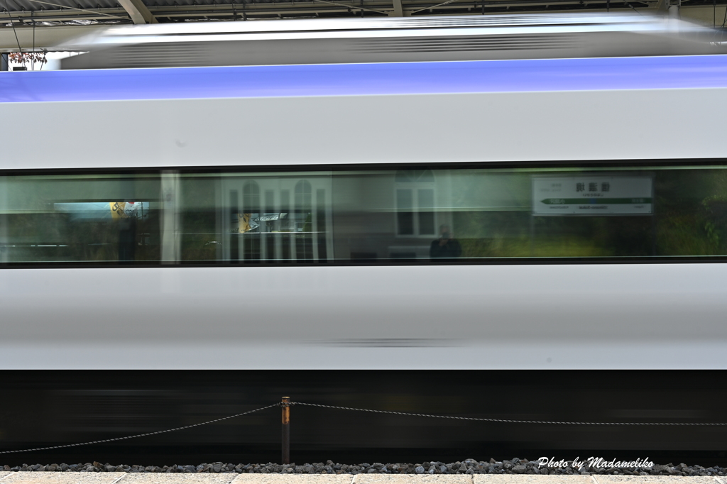 駅 通過電車