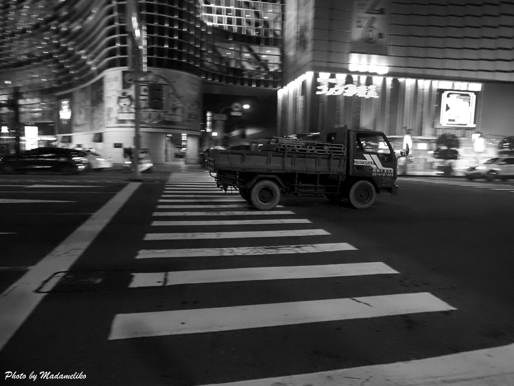 無彩 横断歩道
