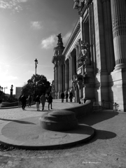 無彩 パリ秋の空