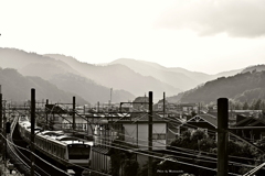無彩 重なる山並み