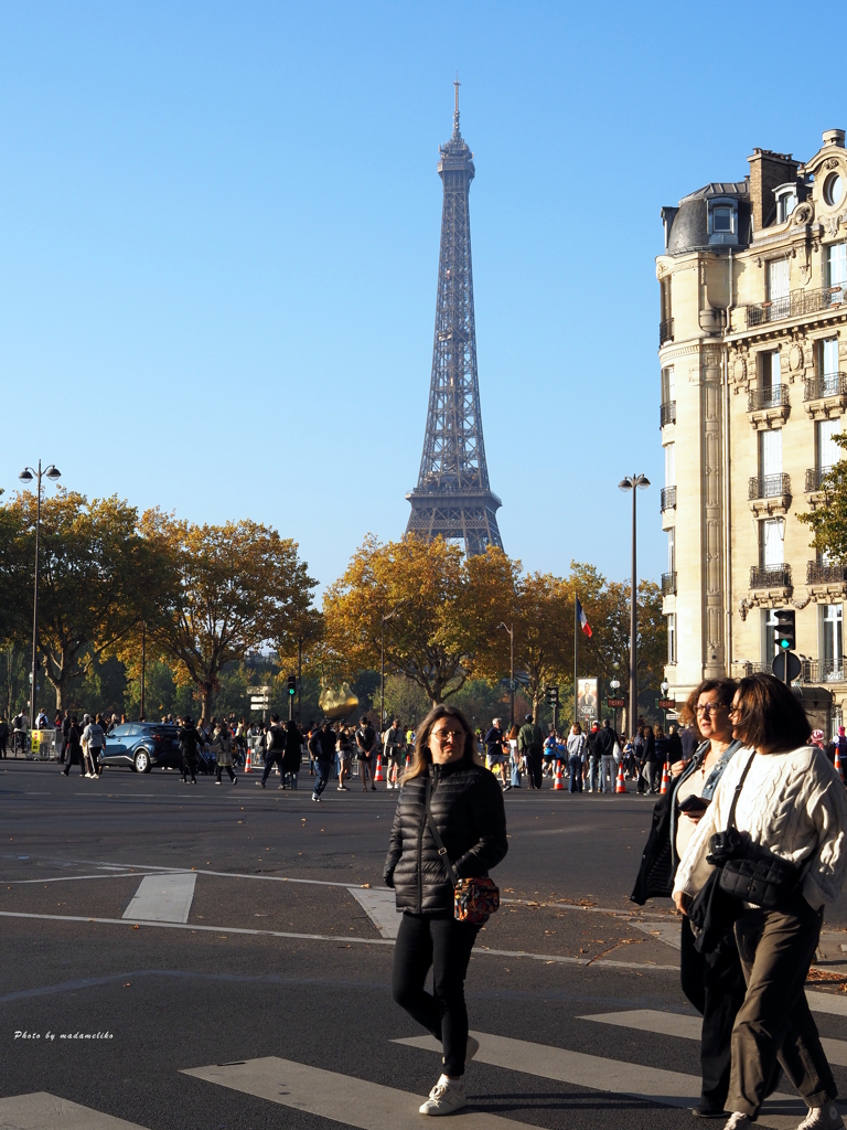 パリ秋 青空の下