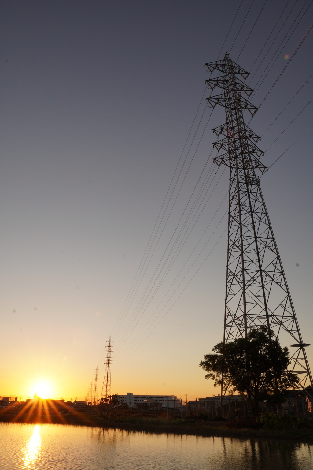 鉄塔と夕日