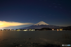 結氷の河口湖