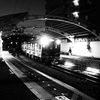 国道駅に電車が来る