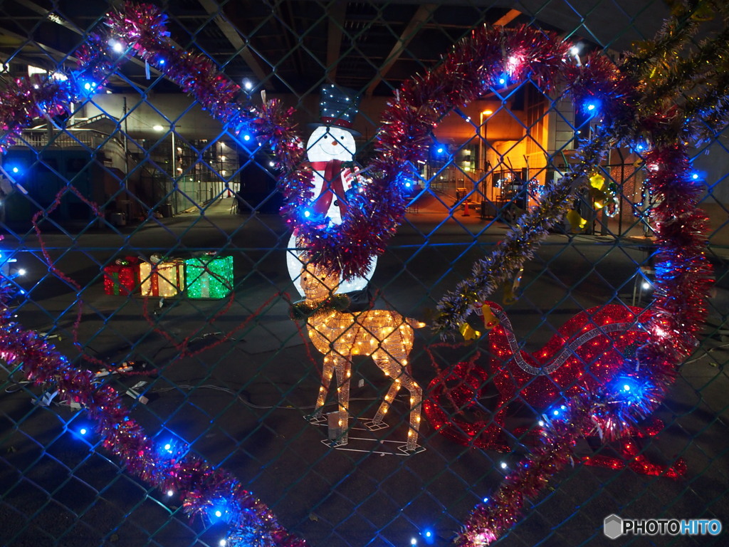 高架下のクリスマスイルミネーション