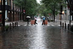 今日は丸の内で12時