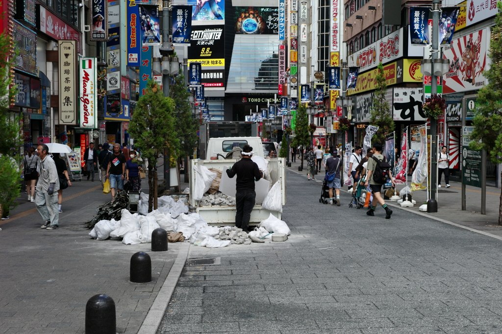 今日は新宿で12時