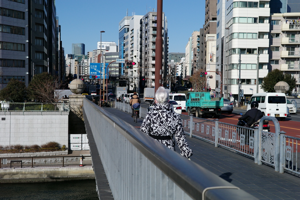 今日は両国橋で9時