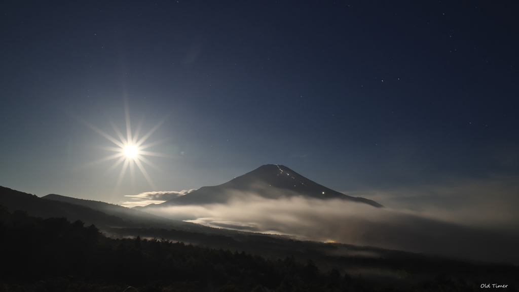 ご来光への満月下登山