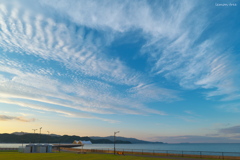空と海とベンチ