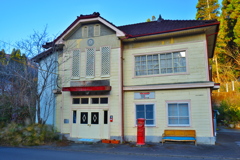 ハイカラな旧郵便局
