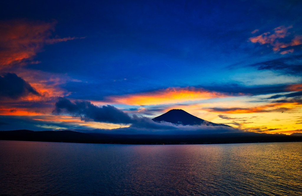 夕刻の山中湖