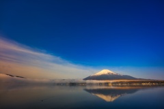 山中湖の朝霧