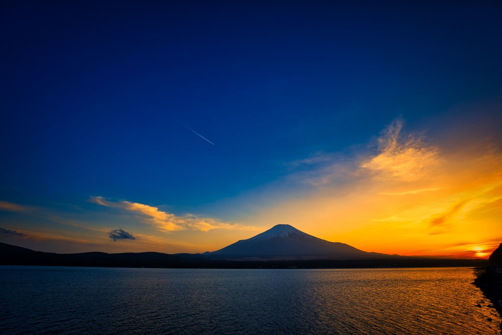 山中湖の夕刻