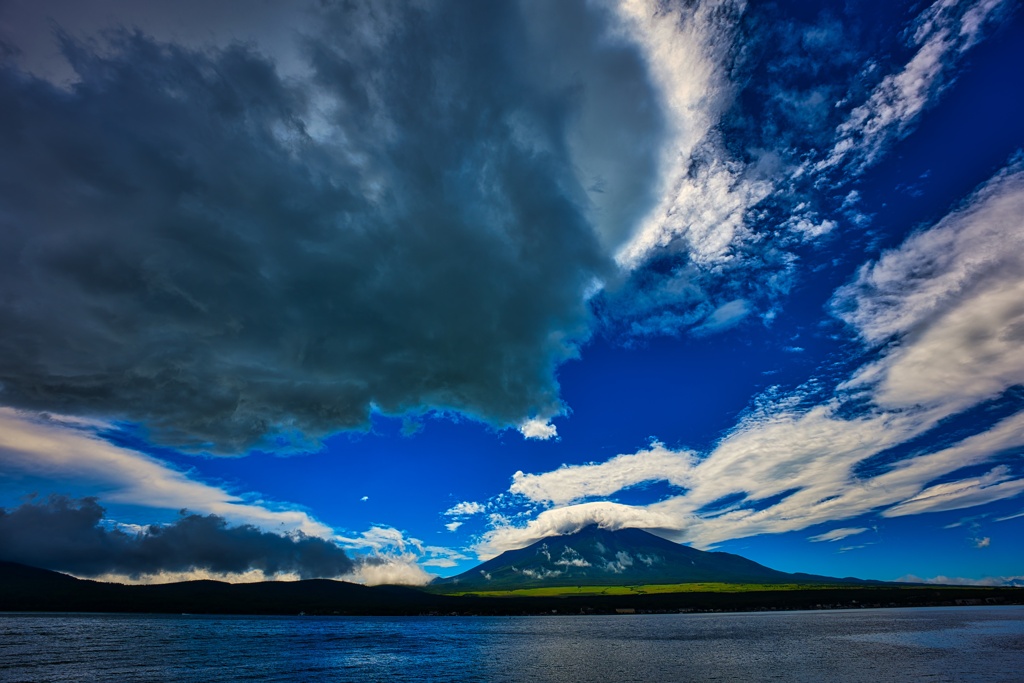 湧く雲